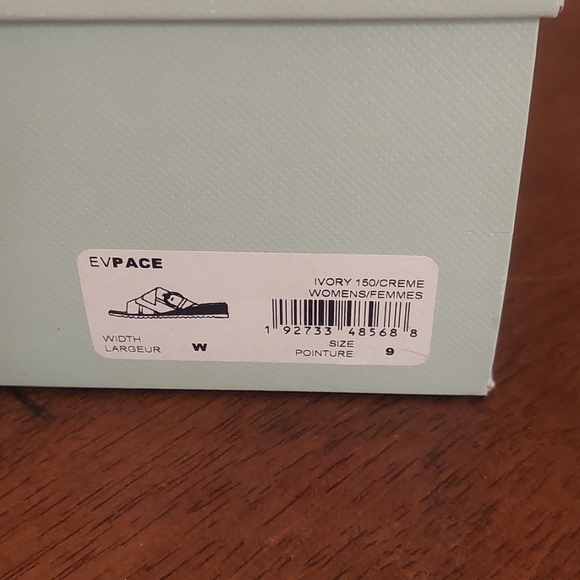 Easy Spirit Wide-fit Sandals - Picture 5 of 10